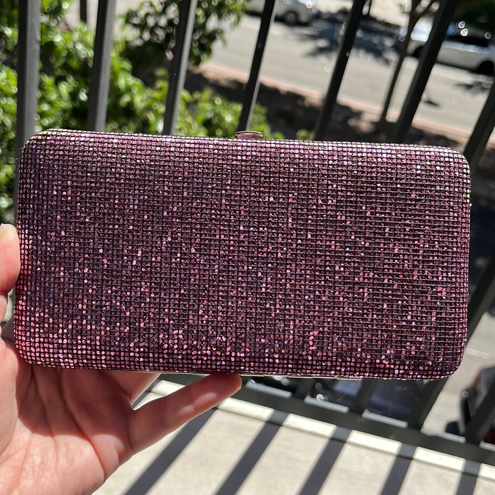 Sparkle clutch